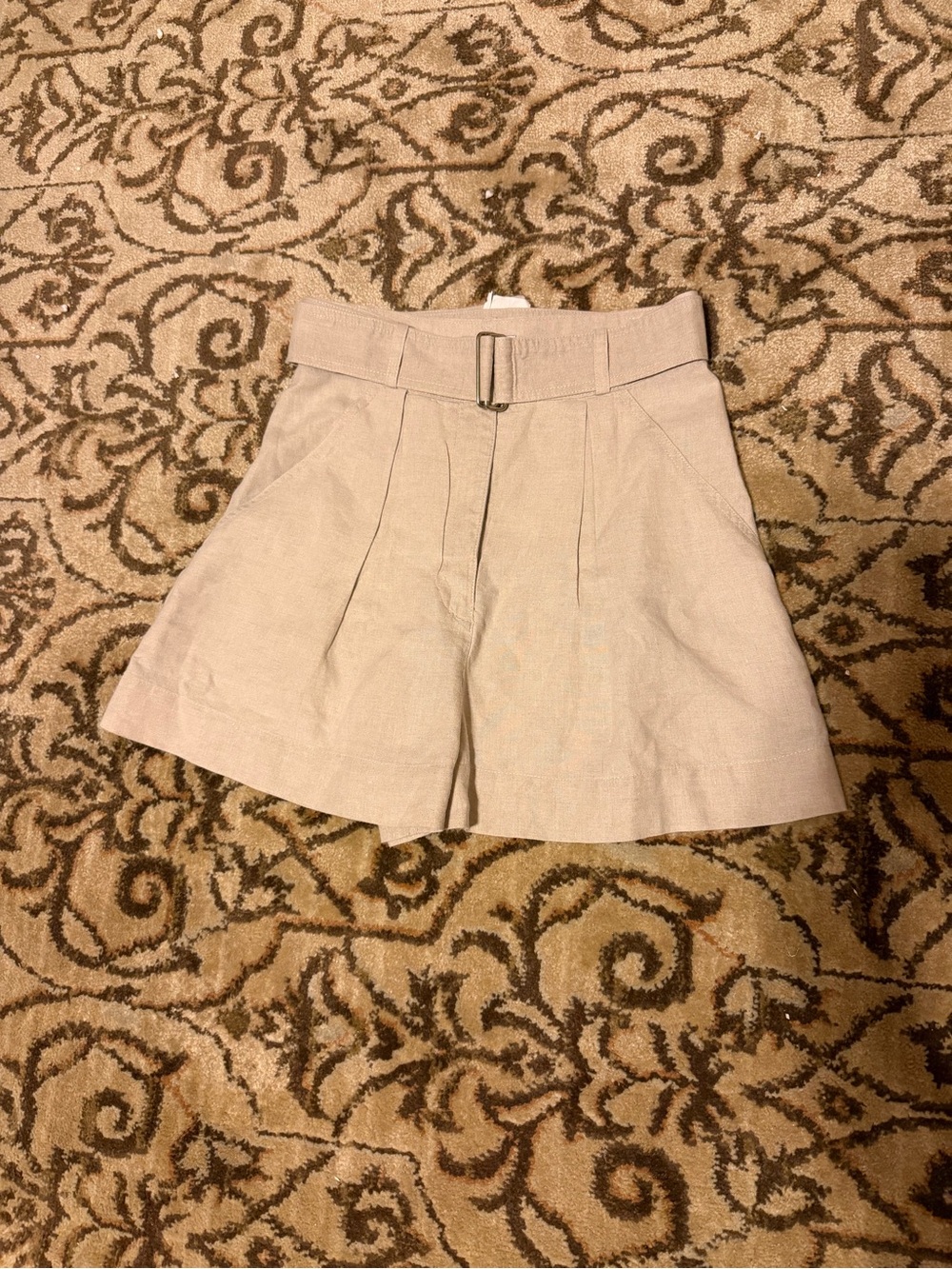 Matthew Bruch high waisted, pleated linen short beige size 2

100% linen